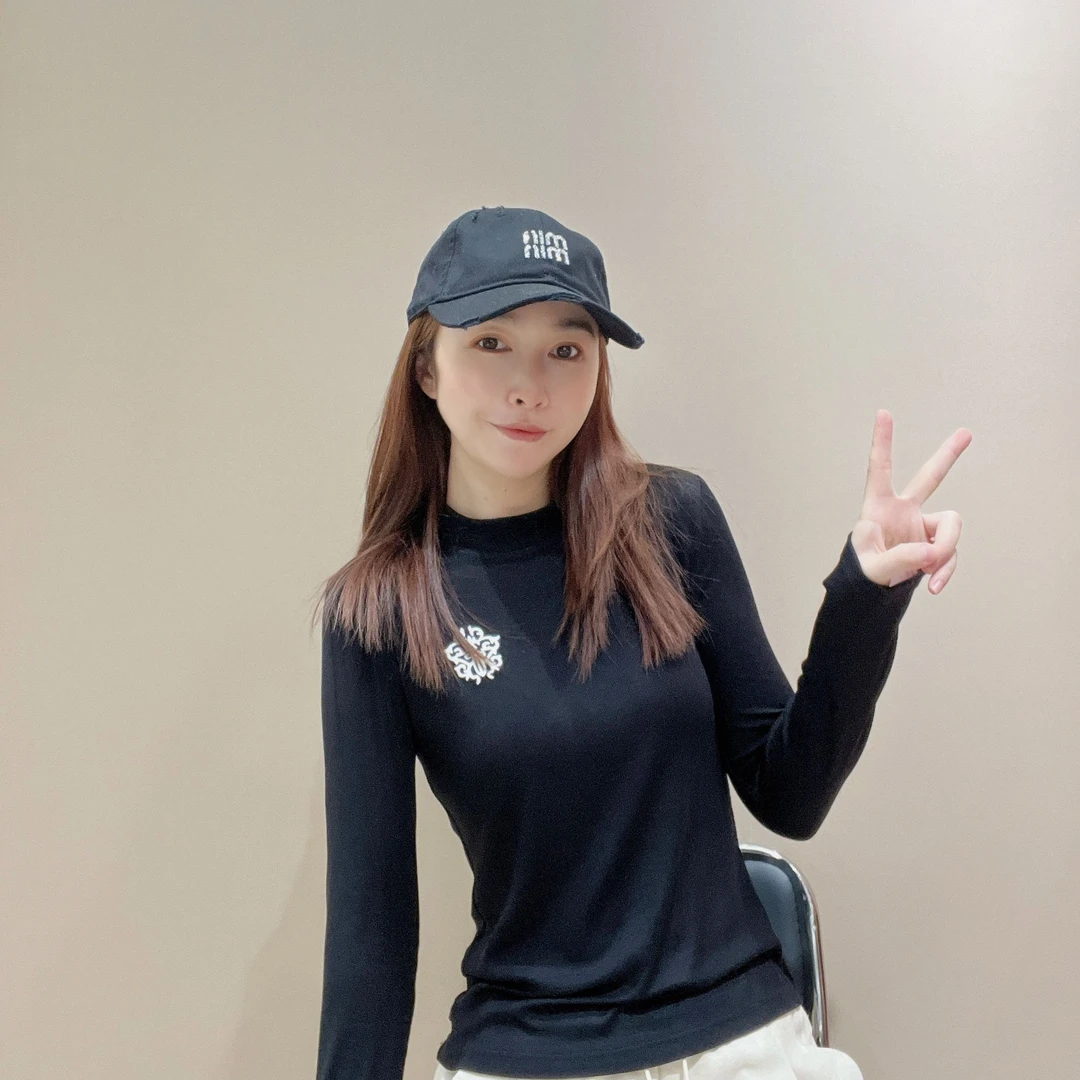 【大佬娜推荐】3002黑色秋季运动百搭洋气轻奢新款休闲打底衫长袖