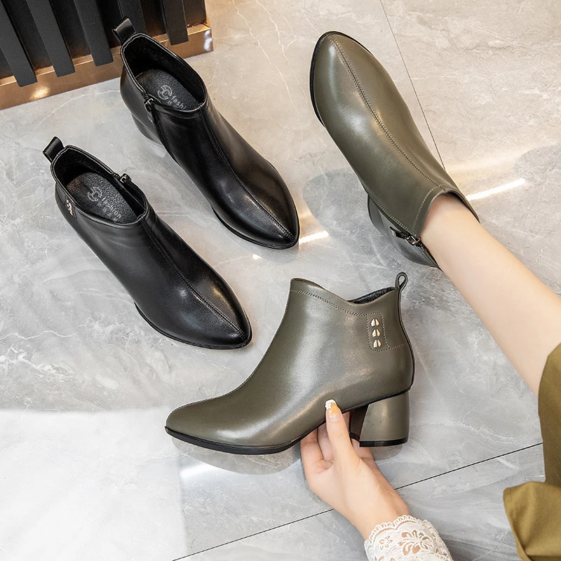 2389妈妈鞋真皮短靴中跟中老年皮鞋短筒棉鞋加绒加厚女鞋