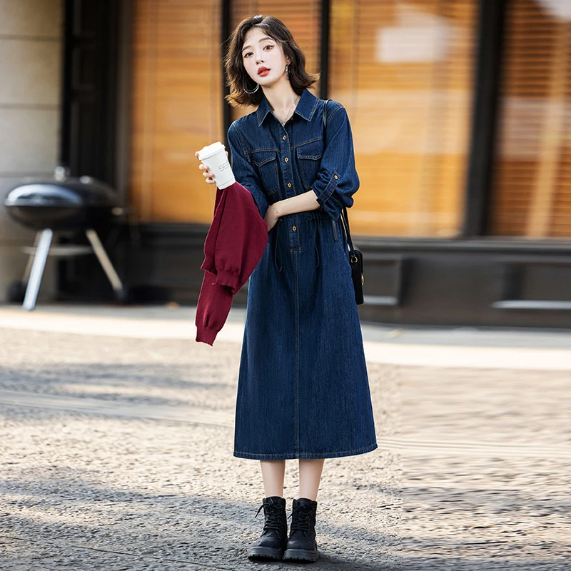 2024年秋季新款气质时尚简约大方收腰显瘦中长款牛仔连衣裙配披肩