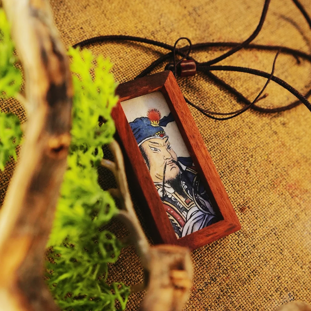 手绘原创国风手把件 关圣帝君文创产品 红木手把件