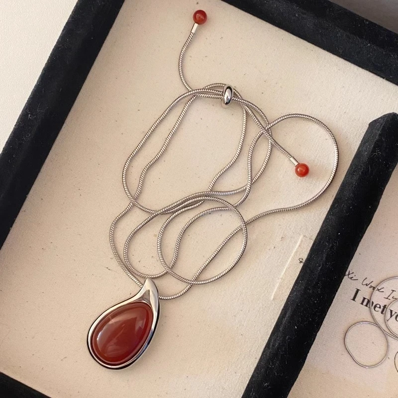 钛钢项链 小众设计红色水滴吊坠项链长款高级感毛衣链叠戴配饰女.