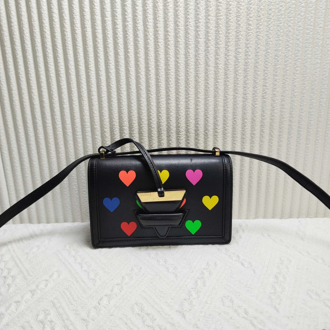 99新 LOEWE/罗意威 女士时尚巴塞罗那Barcelona单肩斜挎二奢包包