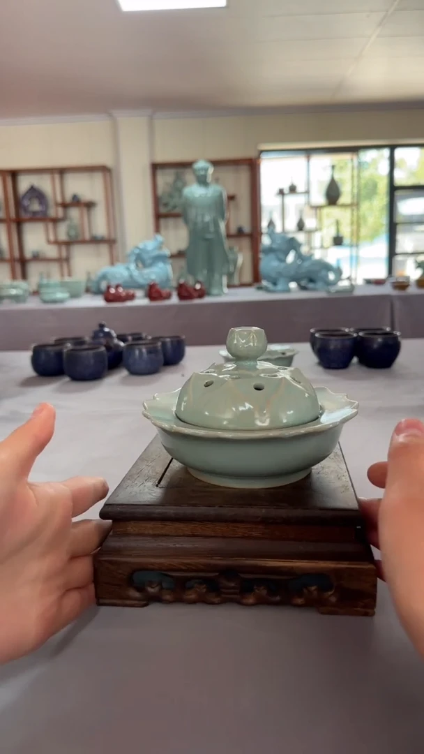 【闪购商品】炉汝瓷仿古莲花香炉（微瑕介意勿拍）