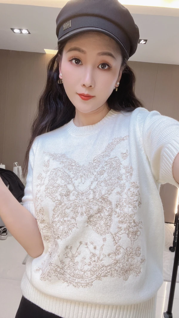 蝴蝶金线刺绣圆领女装针织百搭时尚白色休闲套头高级名媛气质A058