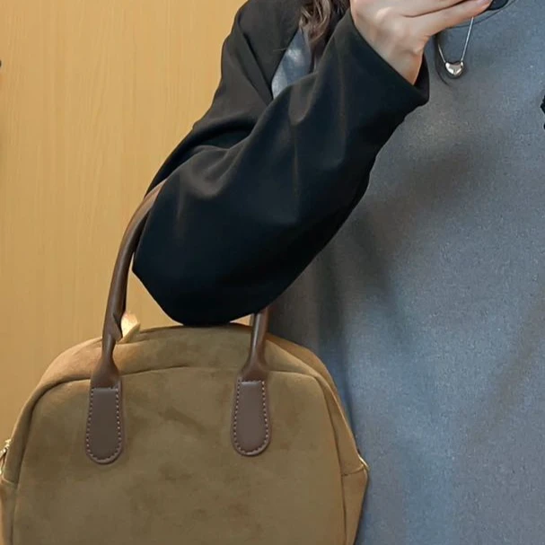 【秋冬新款】女士刺绣插肩袖打底衫1006