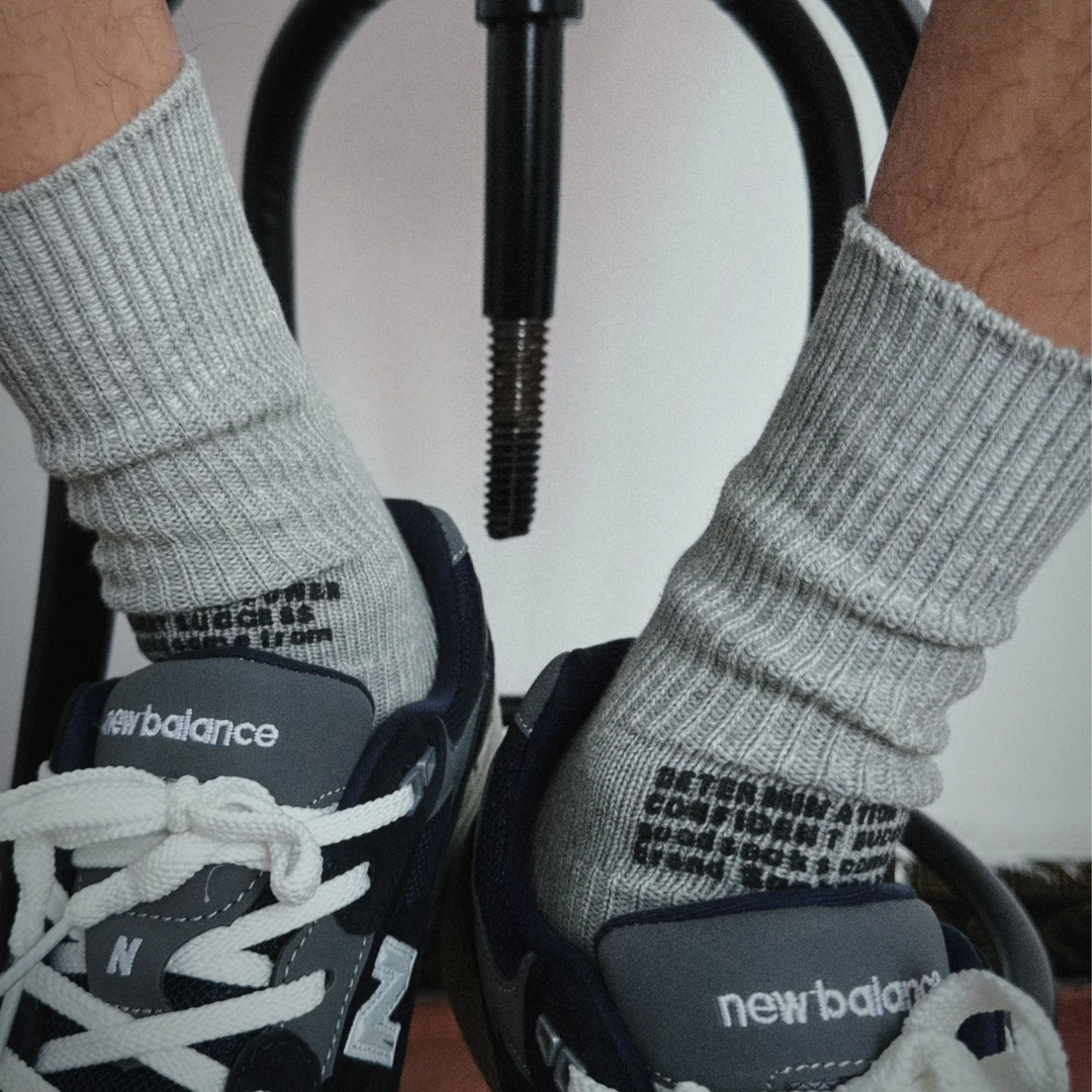 DEERHORNS 日系粗针字母印花潮袜春夏薄款纯色运动堆堆中筒长袜男