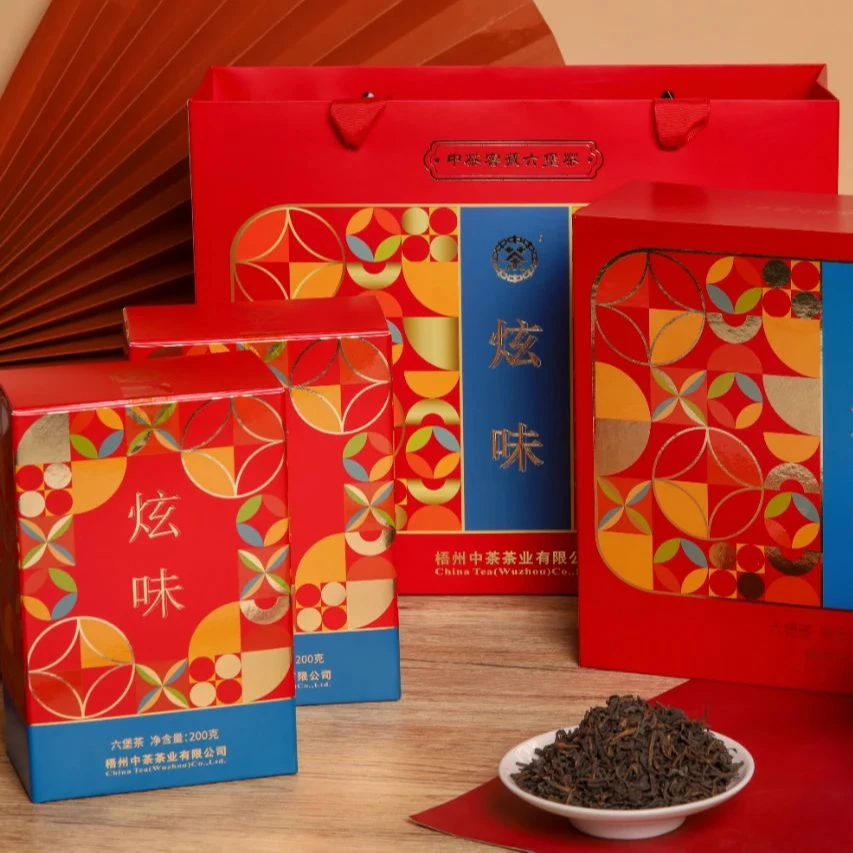 中茶中茶【炫味六堡茶】滋味浓醇爽滑，茶汤饱满度佳、厚度足、茶气足