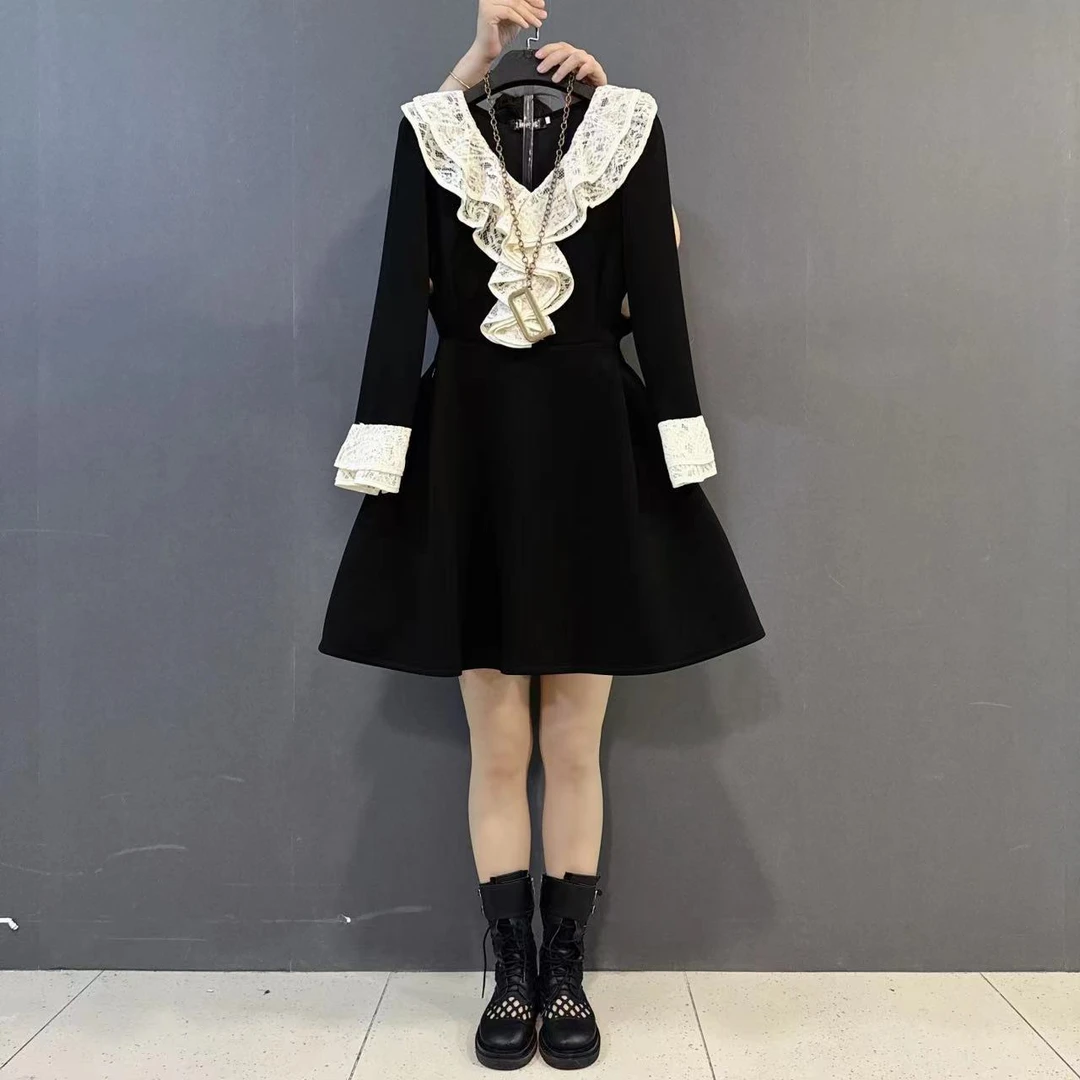 大码欧货新款蕾丝拼接洋气小黑裙