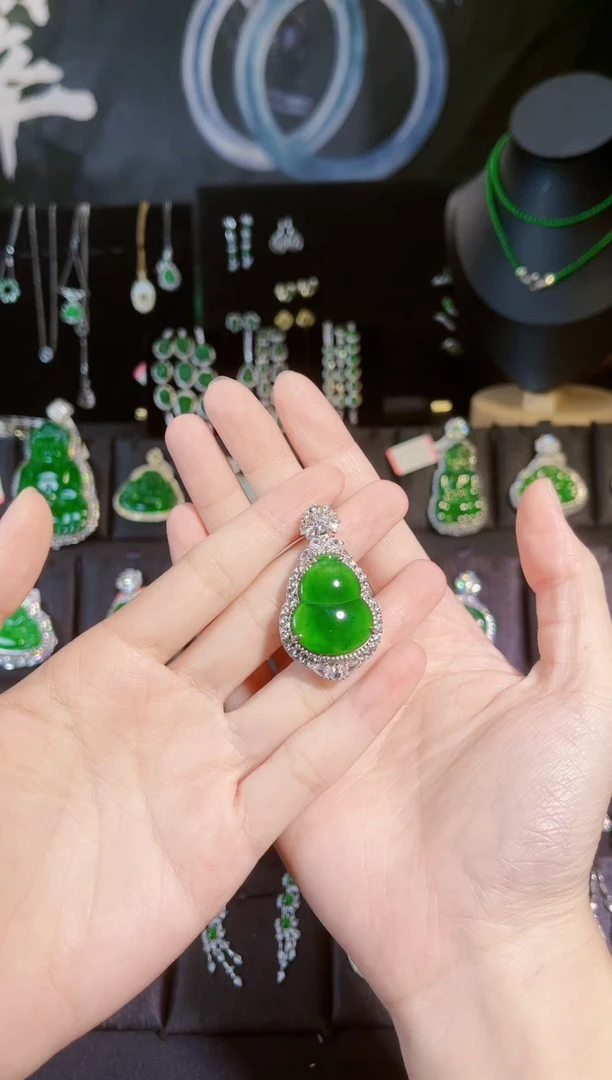 【闪购商品】翡翠吊坠(不含链)银S925镶嵌葫芦