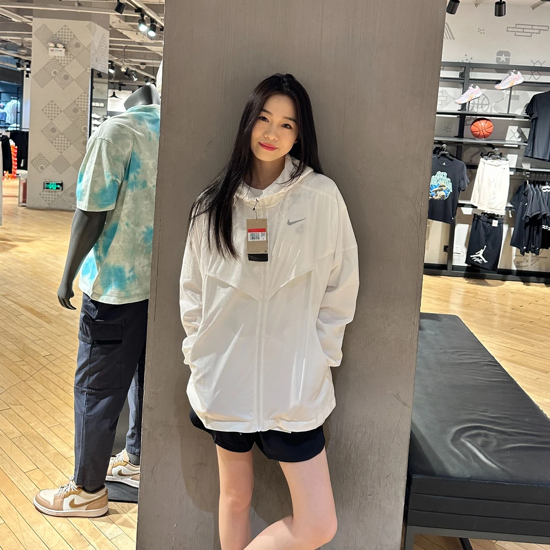 NIKE/耐克夏日户外男子跑步防晒衣透气梭织外套 FB7541100