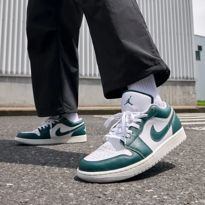NIKE/耐克Air Jordan 1 Low SE复古白绿男子缓震运动鞋FQ7687300