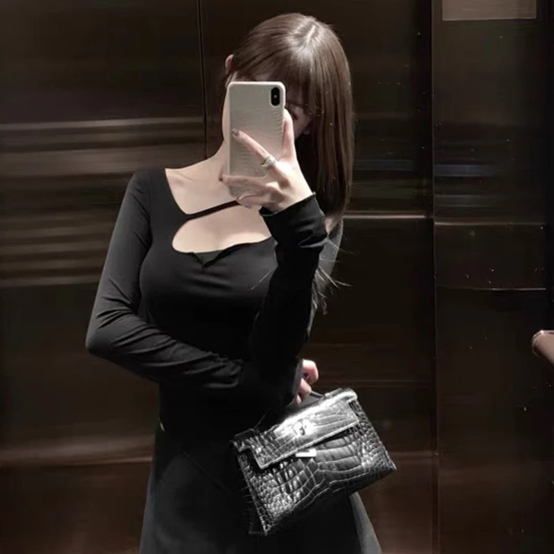 简约甜辣妹不规则温柔设计感小众别致长袖内搭打底衫女上衣大领口