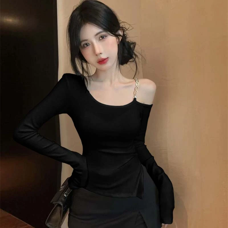 辣妹露肩链条纯欲女2025新款春秋季修身内搭斜肩不规则开叉上衣