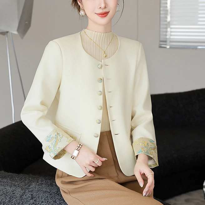 新中式中年妈妈春秋新款洋气小香风短款外套中老年休闲秋装女上衣