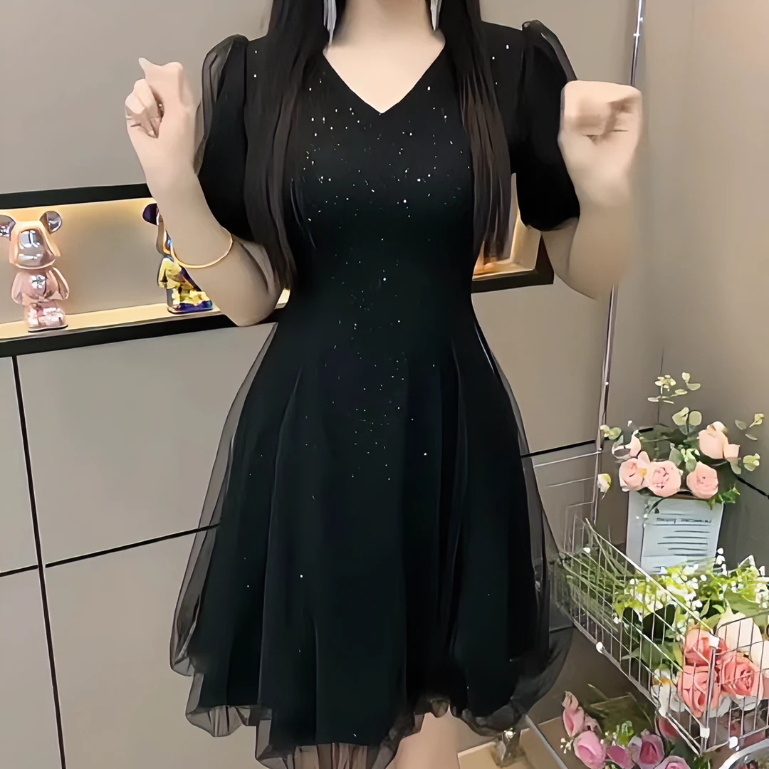 高级黑色夏季新款赫本收腰连衣裙显瘦气质简约轻奢薄款小黑裙女潮