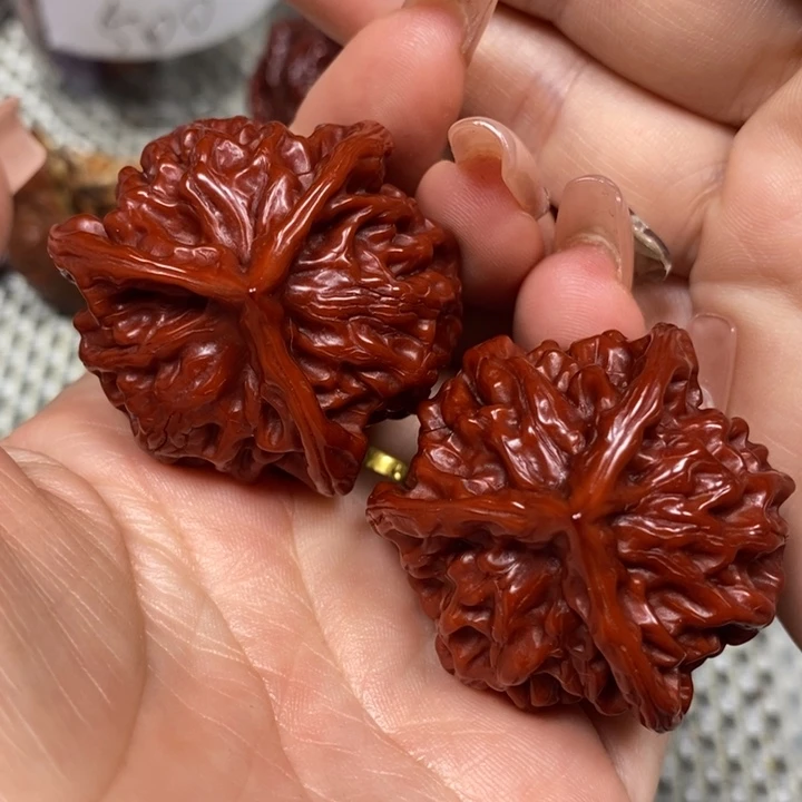 文玩核桃把件盘山三棱