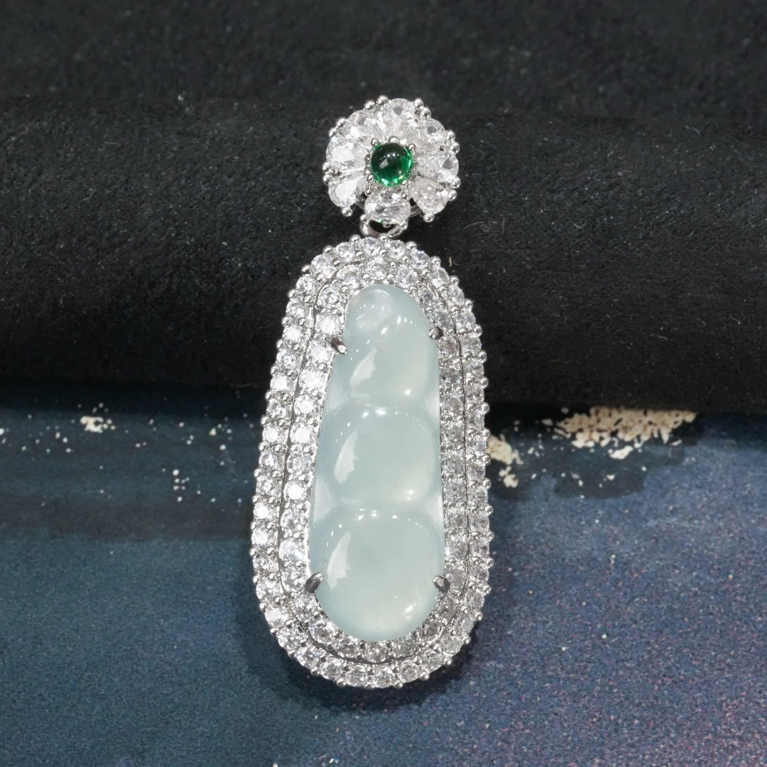 【翠玉翡翠】天然A货翡翠豆子吊坠(多样性发不含链）气质时尚精美美