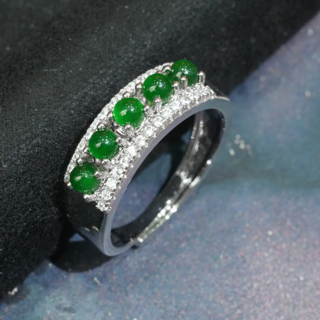 天然A货翡翠蛋面戒指翡翠戒指满绿色多蛋面指环豪华排戒多样性发1