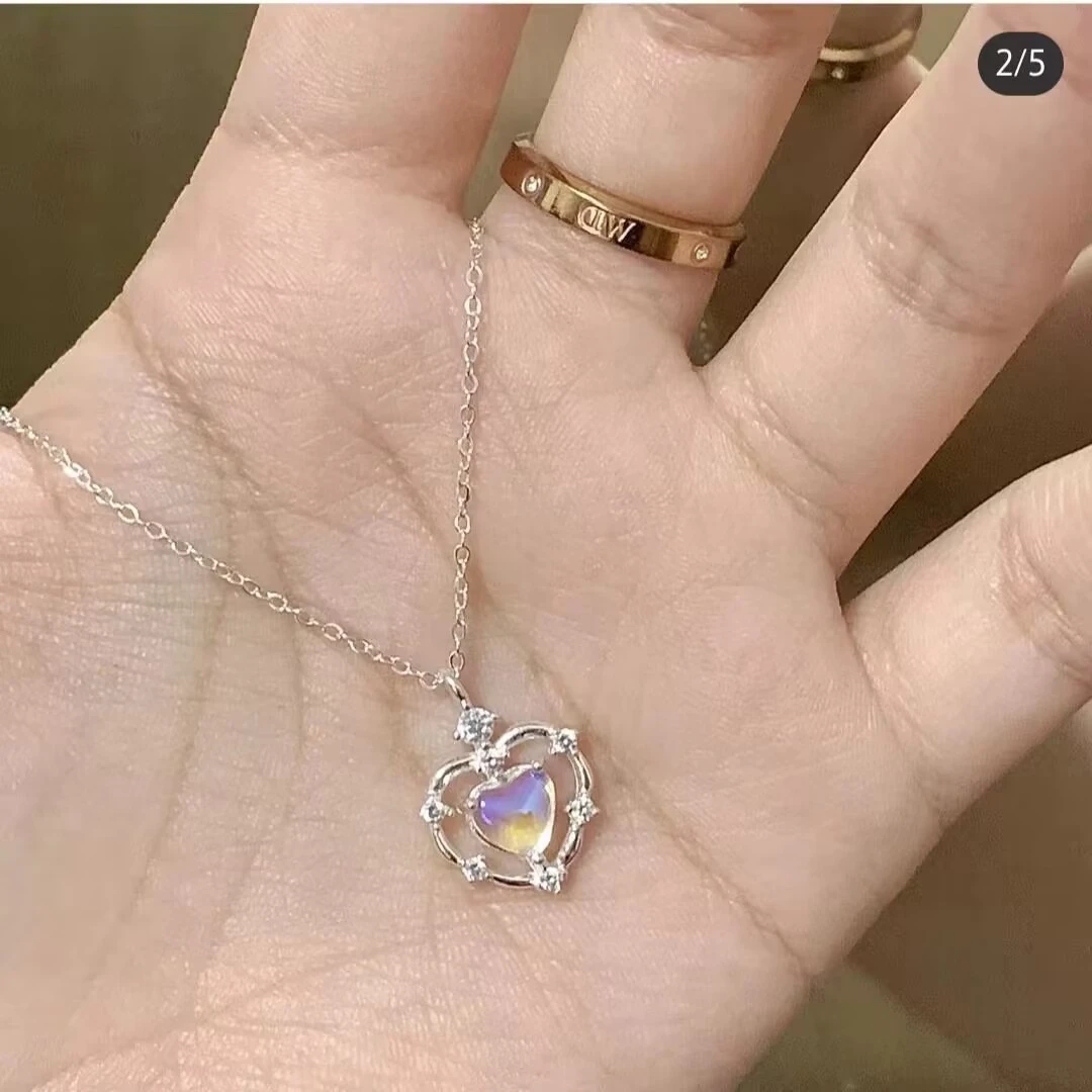 渐变爱心项链女小众设计高级感学生爱心锁骨链冬季温柔
