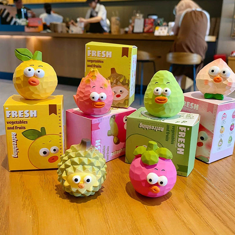 原创木雕风水果系列树脂车载摆件创意搞怪爆眼桃子桌面装饰品礼品