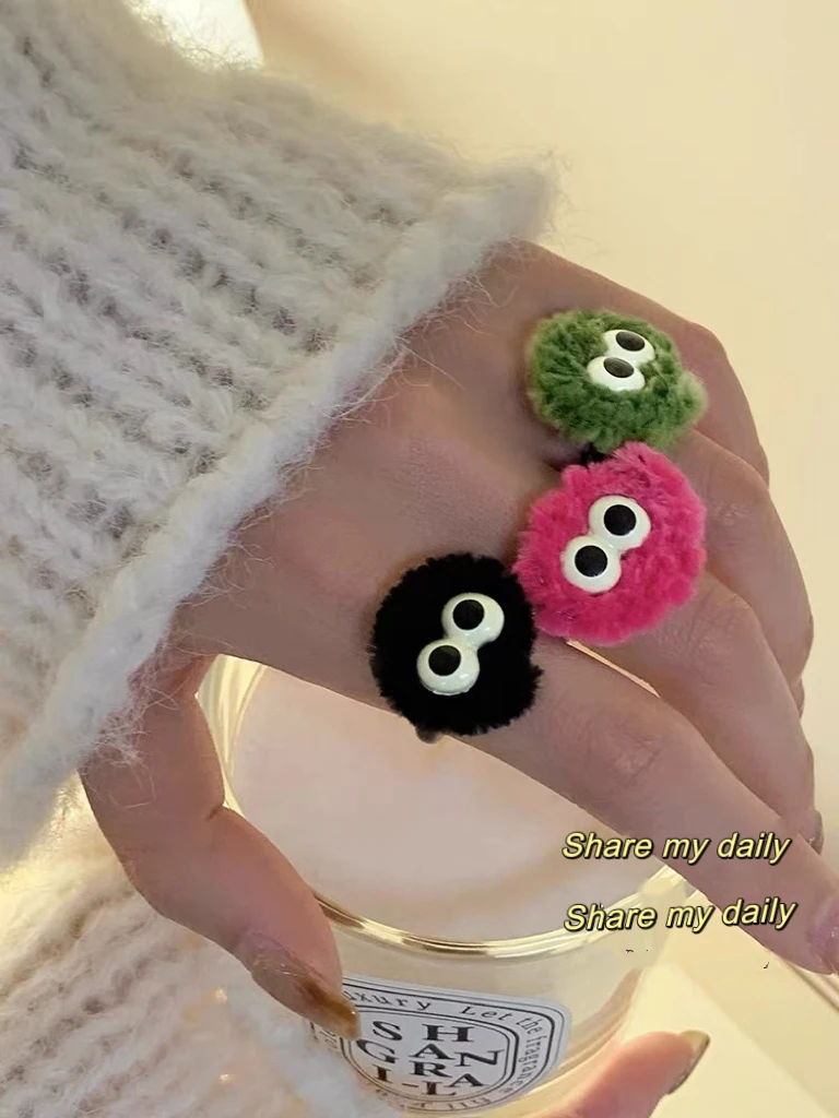 非金属戒指 可爱小煤球毛绒戒指女秋冬设计感搞怪时尚个性指环