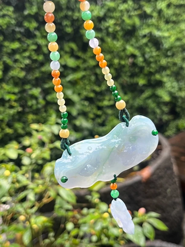 翡翠Ａ货【冰紫年年有余 】冰透色浓 尺寸：70-28-8.5