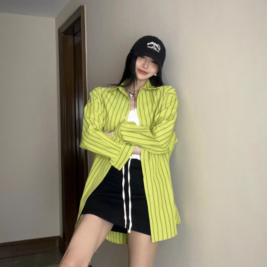 绿色条纹衬衫女夏季新款宽松时尚休闲中长款百搭显瘦防晒长袖上衣