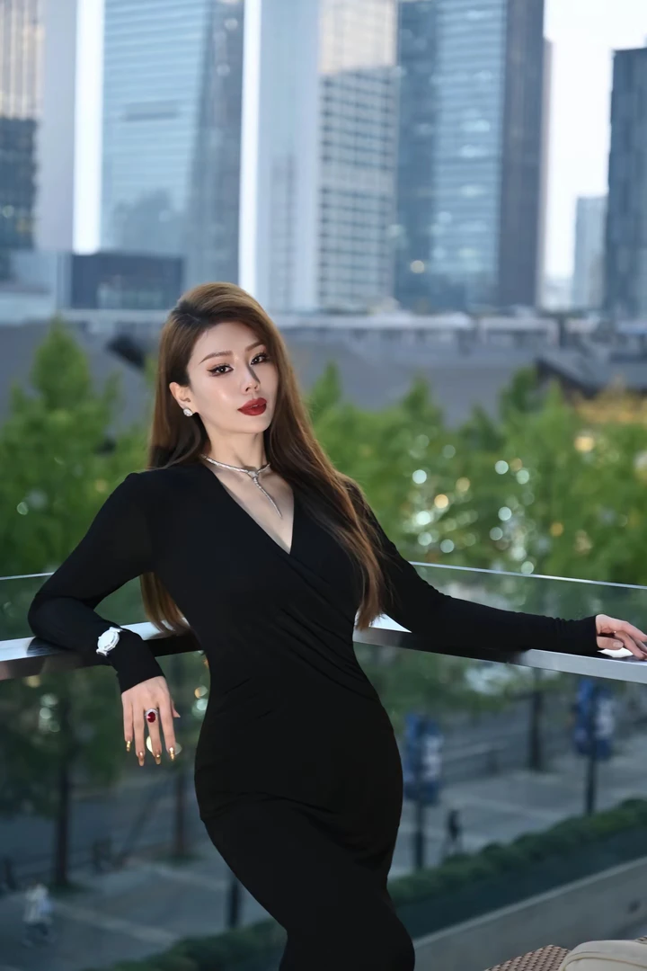 ILPHUKIIR 【艳后霓虹高定连衣裙】