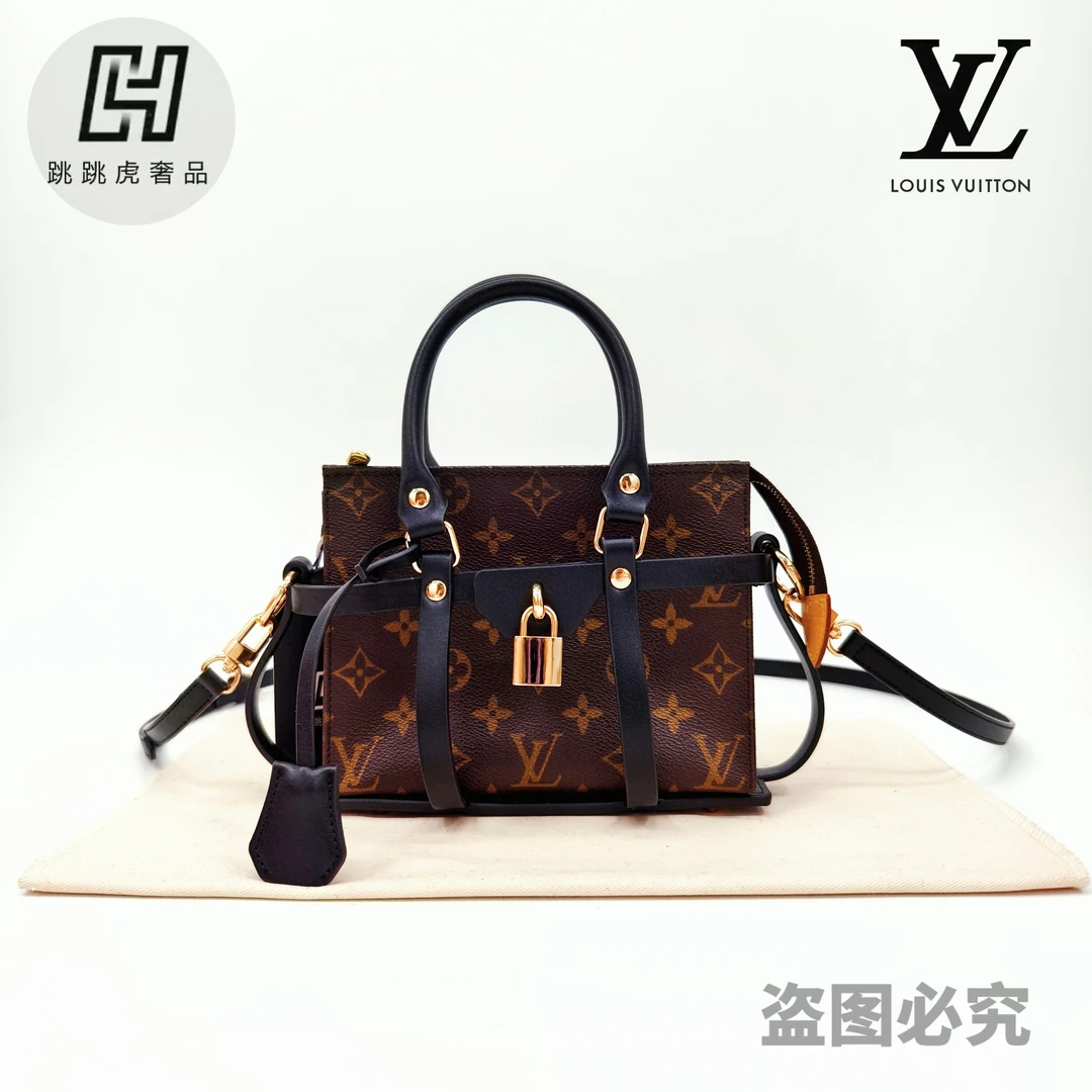 99新  【大牌严选】LV/路易威登 19洗漱包/搭配斜跨配件/女士百搭