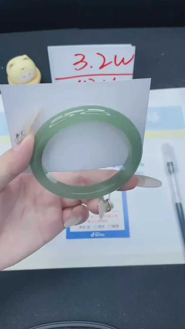 【闪购商品】石英质玉手镯未镶嵌142-60.7