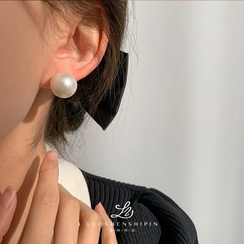 合金仿珍珠耳饰 银针正圆施家轻奢复古小灯泡14mm耳钉  0431