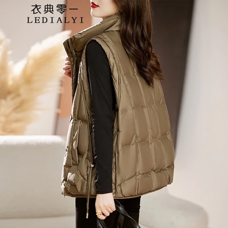 羽绒服马甲女外穿2024秋冬季女装新款洋气款高档坎肩马夹背心外套