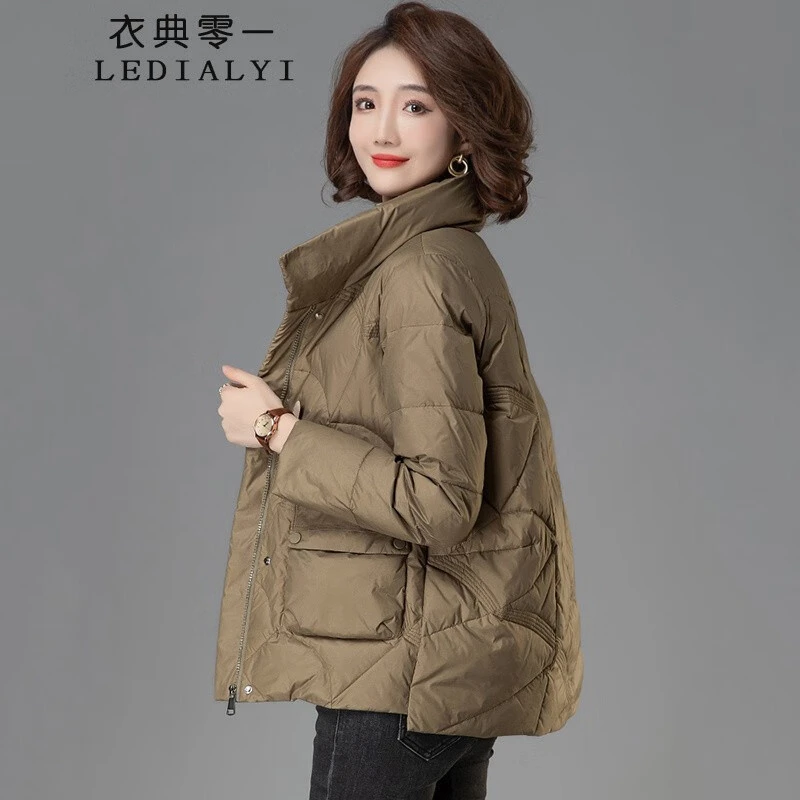 轻薄羽绒服女款气质洋气短款冬季中老年小个子白鸭绒加厚冬天外套