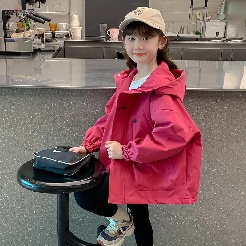 女童冲锋衣外套春秋款2024新款儿童秋装洋气夹克女孩秋季防风上衣