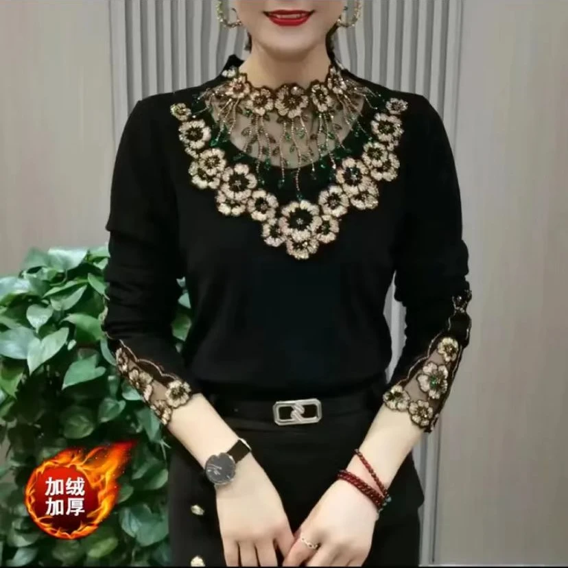 高档加绒保暖打底衫新款蕾丝镂空时髦刺绣花朵t恤显瘦弹力保暖衣