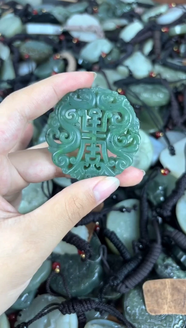 【闪购商品】和田玉颈饰未镶嵌1