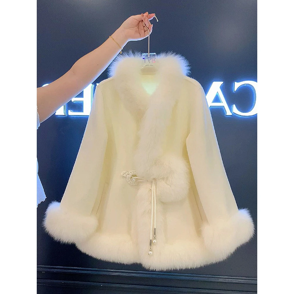 新中式国风白色毛呢大衣高级感好看斗篷外套女秋冬季2024新款爆款