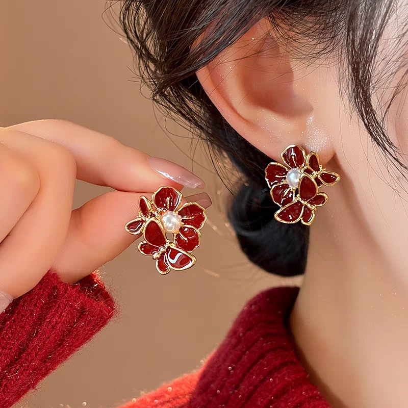 红色花瓣蝴蝶仿珍珠耳钉女轻奢时尚小众气质耳环2025新款爆款耳饰