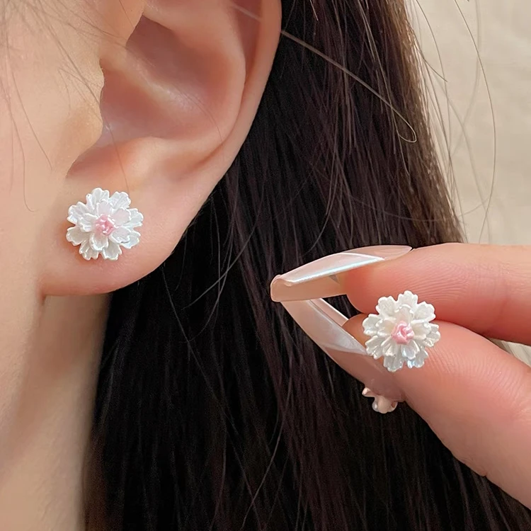 925银针白色山茶花耳钉女2025爆款高级感耳环甜美时尚小清新耳饰