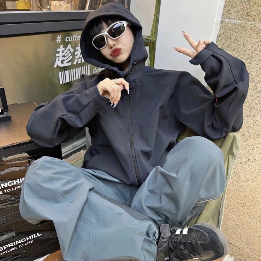 秋冬男女同款时尚百搭户外防风雨连帽加绒软壳衣