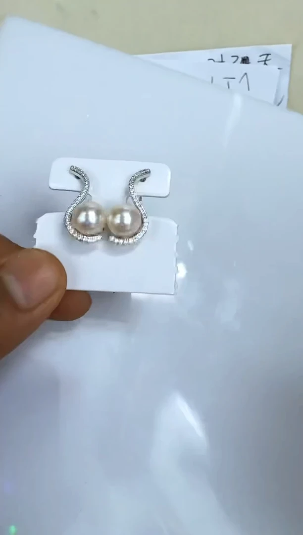 【闪购商品】海水珍珠耳饰银S925镶嵌耳钉