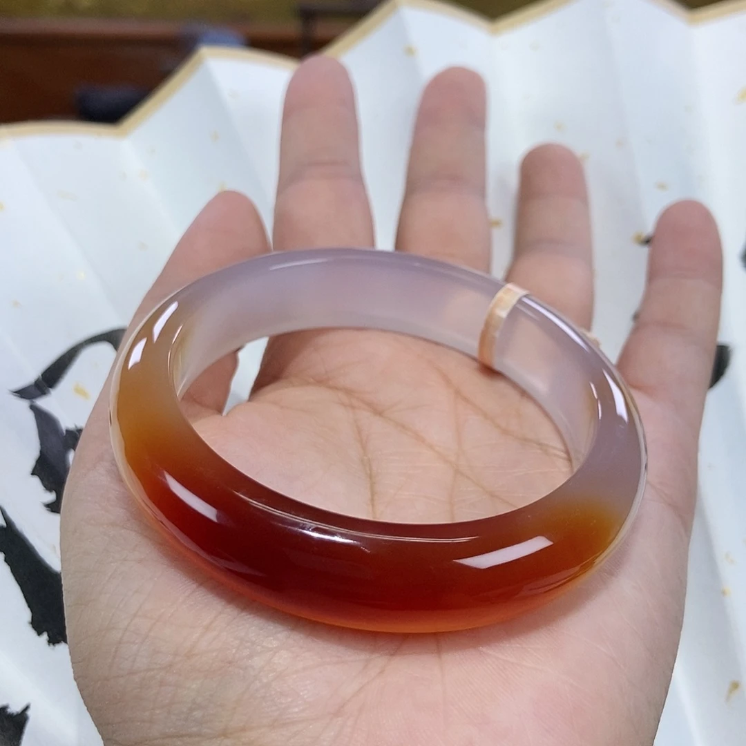 玛瑙/玉髓手镯未镶嵌@