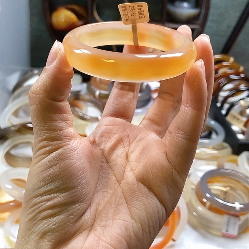 【闪购商品】玛瑙/玉髓手镯未镶嵌某*