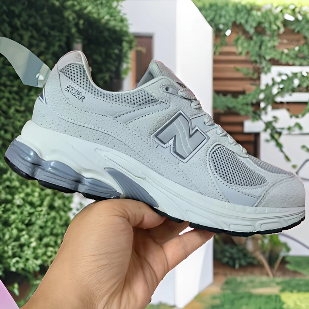 秋冬季新款时尚休闲运动男女情侣鞋百搭网面（2002R）