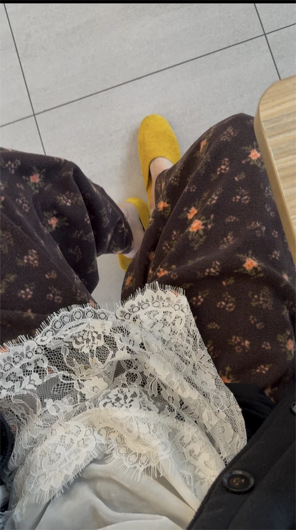 李豆儿《自发热》  欧货定制  面料小碎花复古直筒绒卫裤