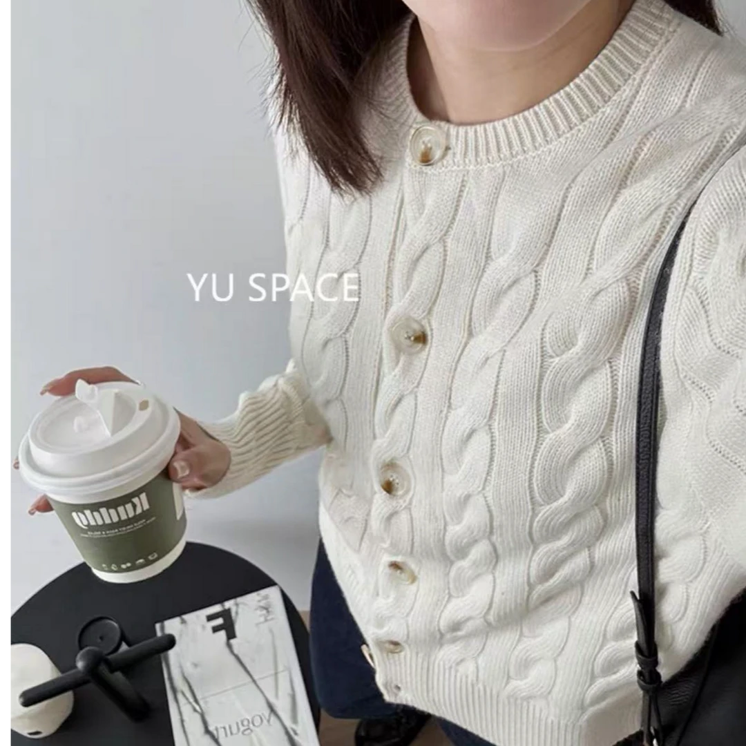 小绞花针织上衣圆领开衫百搭