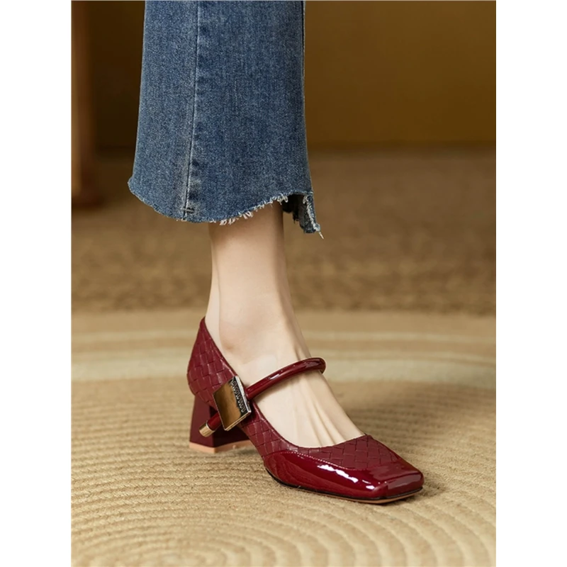 法式复古玛丽珍鞋女春秋新款方头浅口粗跟单鞋一字扣带红色高跟鞋