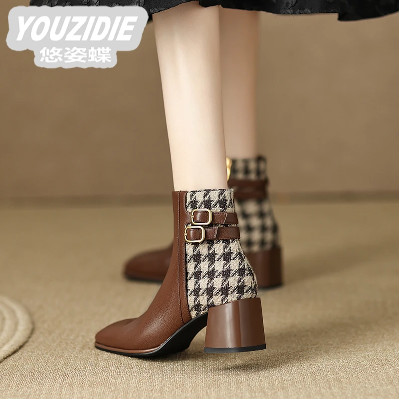 YOUZIDIE2025冬季新款千鸟格时尚马丁靴女皮带扣及踝靴百搭方头