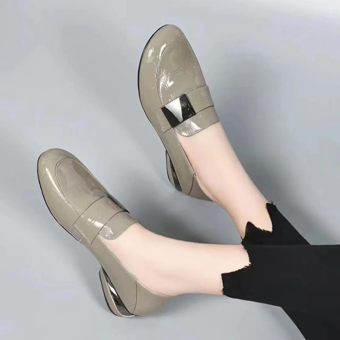 软皮豆豆鞋女平底单鞋2025年新款春季真皮软底女鞋春款漆皮乐福鞋