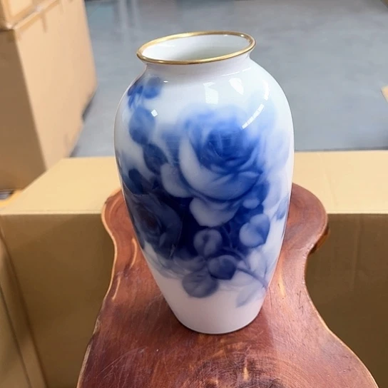 精品瓷器。